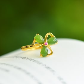 An Exquisite Sterling Silver-Gold Plated Inlaid Jasper Ring