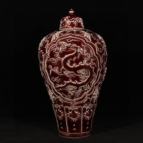 A Huge Ji Red Glazed Grapes and Dragon Pattern Bottle