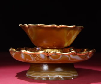 An Exquisite Agate Inlaid Gilt Bronze Cup,With Tray