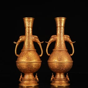 A Pair of Rare Gilt Bronze Statue of Avalokitesvara Pattern Elephant-Ears Vases