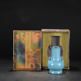 An Exquisite Ru yao Sky Blue Glazed Cover with Silver Double-Ears Vase,With an Imperial Poem by