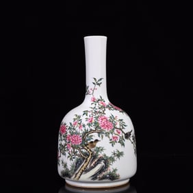 An Exquisite Famille-Rose Flower and Bird Pattern Vase,With Poem