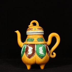 An Exquisite Biscuit Auspicious Cloud and Bats Pattern Four Legs Ewer