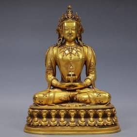 An Exquisite Gilt Bronze Statue of Amitayus