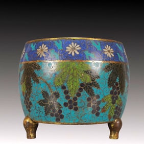 An Exquisite Cloisonne Grapes Pattern Tripod Censer