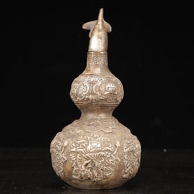 An Exquisite Silver Flower Pattern Gourd-Shaped Vase