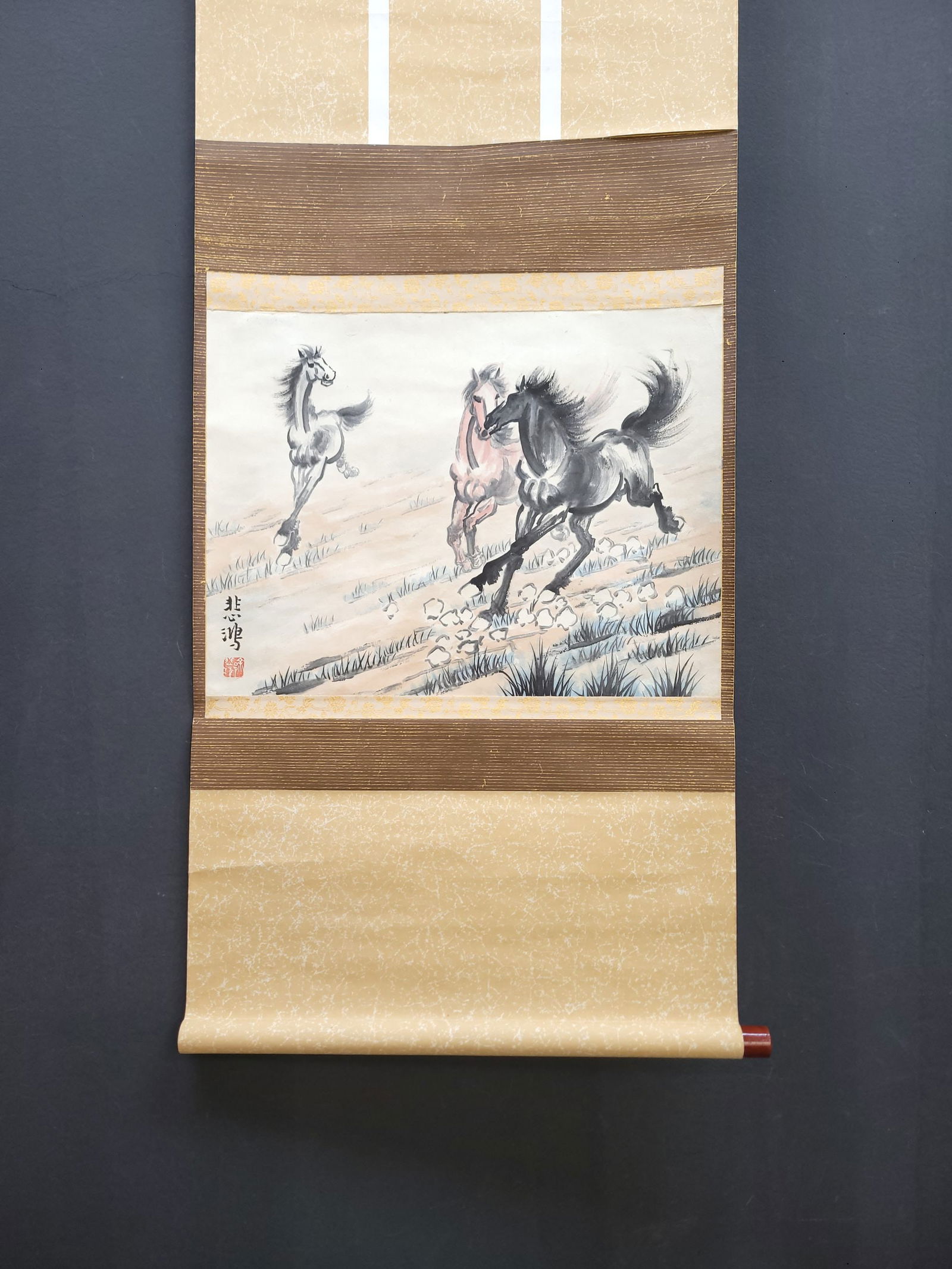 A Chinese Vertical Scroll Ink Painting of Horse on Paper,Xu Beihong: A Chinese Vertical Scroll Ink Painting of Horse on Paper,Xu Beihong,Size:(Royal Court)17.9inx13.4in 一幅中国水墨骏马图立轴,徐