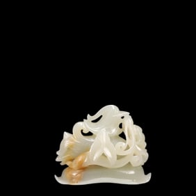 An Exquisite White Jade Flower and Bird Pattern Ornament