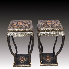 A Pair of Exquisite Lacquerware Painted Gold Flower Pattern Stool