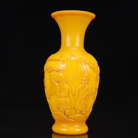 An Exquisite Glass Landscape and Figure Pattern Vase