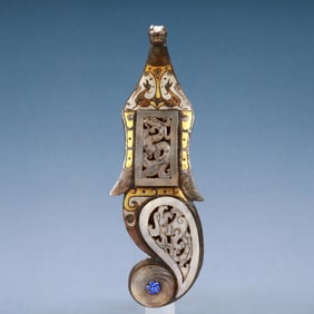 An Exquisite Bronze Inlaid Gold and Silver Inlaid White Jade Auspicious Beast Pattern Hook