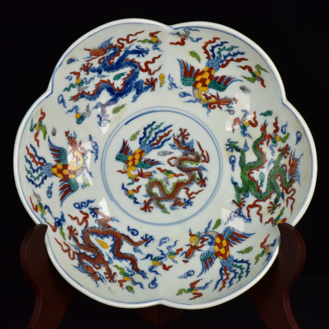 An Exquisite Doucai Dragon and Phoenix Pattern Brush Washer (1 of 9)