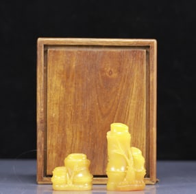 A Pair of Exquisite Tianhuang Stone Bamboo Pattern Seals