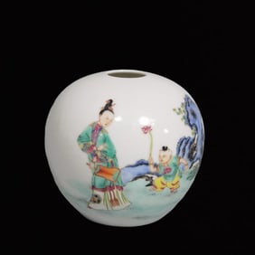 An Exquisite Famille-Rose Figure and Story Pattern Water Pot