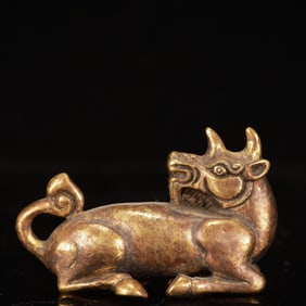 An Exquisite Gilt Bronze Auspicious Beast Ornament
