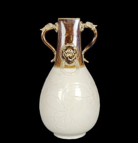 An Exquisite Ding yao Flower and Beast-Face Pattern Double-Ears Vase