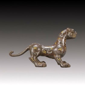A Exquisite Gold and Silver-Inlaid Bronze Tiger Ornament