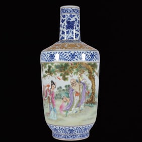 A Rare Blue and White Famille-Rose Character and Story Pattern Vase,With Poem