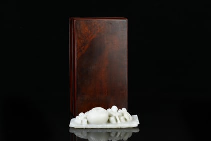 An Exquisite White Jade Figure Ornament