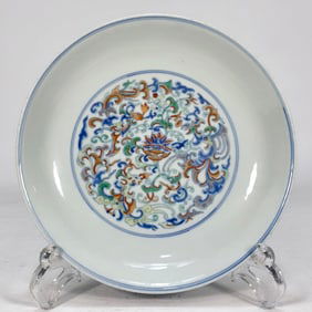 An Exquisite Doucai Flower and Phoenix Pattern Plate
