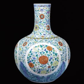 A Huge Blue and White Doucai Flower Pattern Vase