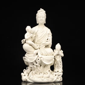 An Exquisite Blance-De-Chine Statue of Avalokitesvara