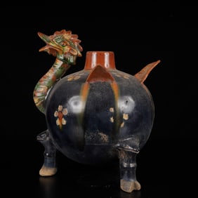 An Exquisite Tang Tri-Color Glazed Pottery Auspicious Beast Tripod Vase