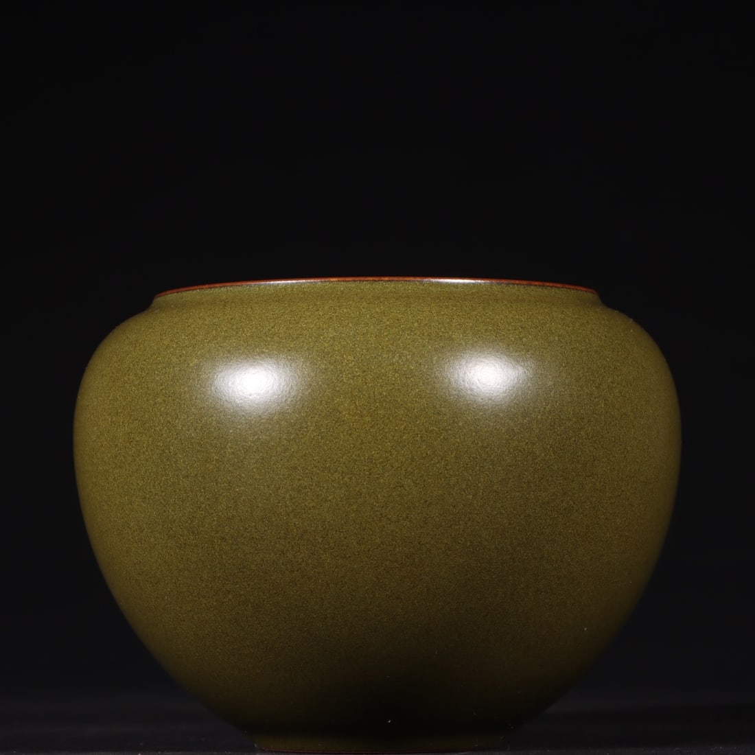 An Exquisite Teadust Glazed Jar (1 of 8)