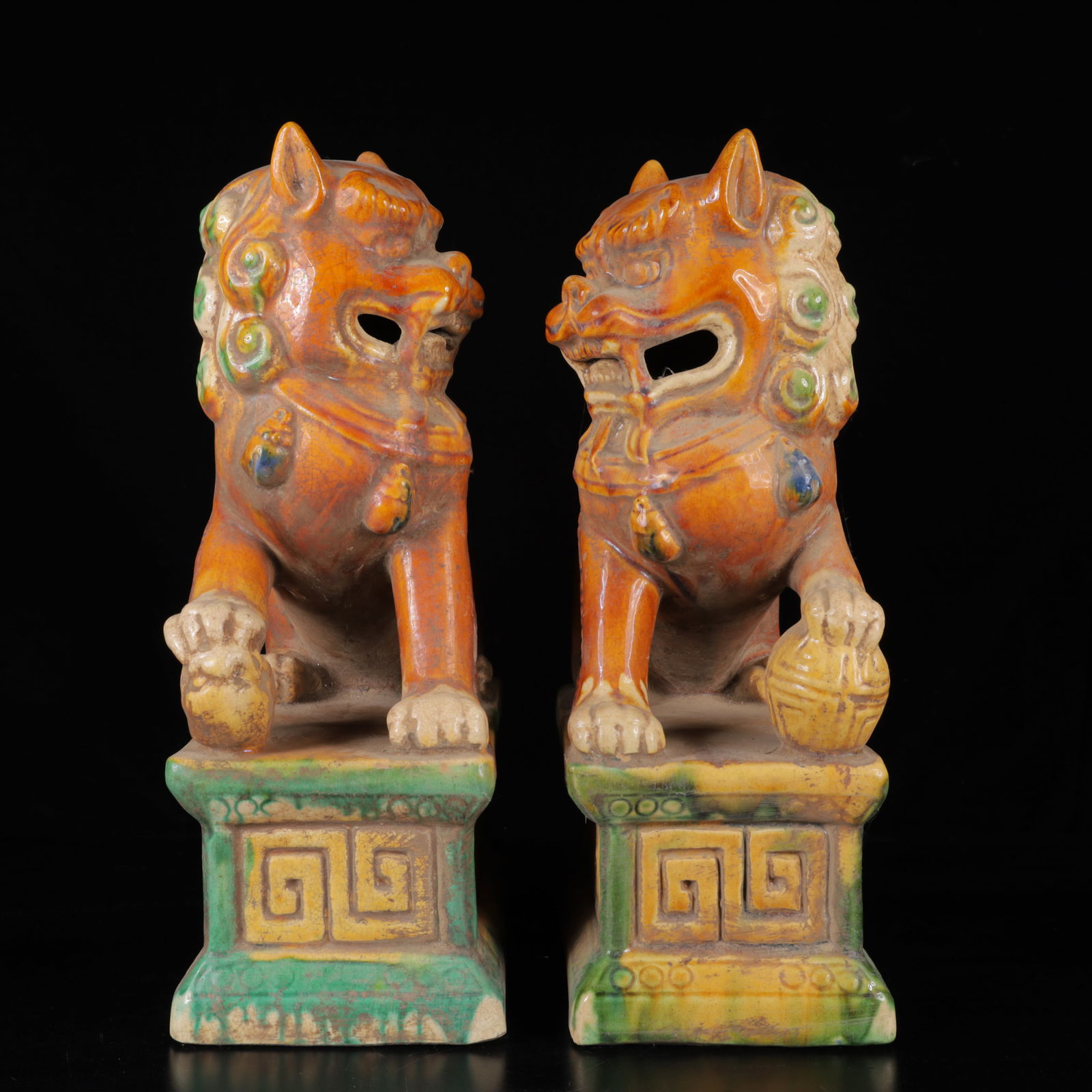 A Pair of Exquisite Tang Tri-Color Glazed Pottery Lion Ornaments (1 of 18)