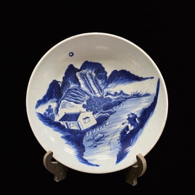 An Exquisite Blue and White Landscape and Figure Pattern Plate