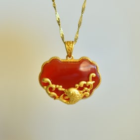 An Exquisite Sterling Silver-Gold Plated Inlaid Agate Pendant