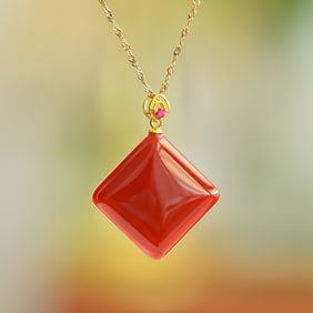 An Exquisite Sterling Silver-Gold Plated Inlaid Agate Pendant