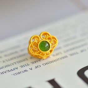 An Exquisite Sterling Silver-Gold Plated Inlaid Jasper Pendant