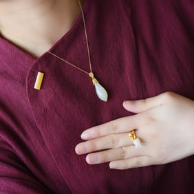 A Set of Fine Sterling Silver-Gold Plated Inlaid White Jade Jewelrys
