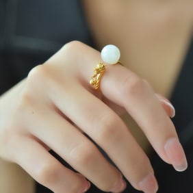 An Exquisite Sterling Silver-Gold Plated Inlaid White Jade Ring