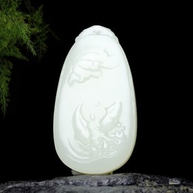 An Exquisite White Jade Fish Pattern Pendant