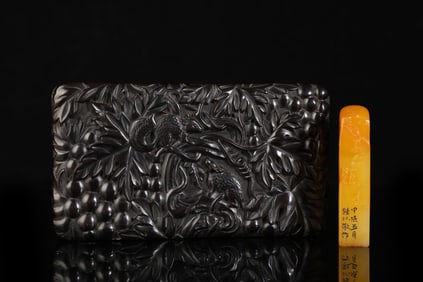 An Exquisite Tianhuang Stone Landscape and Figure Pattern Seal