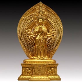 A Solemn Gilt Bronze Statue of Thousand-hand Guanyin