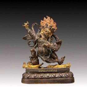 A Solemn Gilt Bronze Statue of Vajra