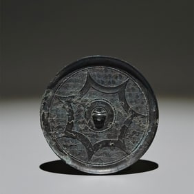 An Archaic Bronze Cloud Pattern Round Mirror