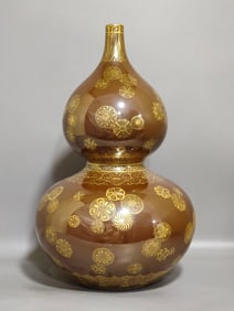 A Rare Purplish Gold Glazed Painted Gold Flower Pattern Gourd-Shaped Vase