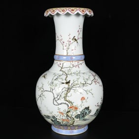 A Rare Enamel Painted Gold Figure,Flower and Bird Pattern Vase