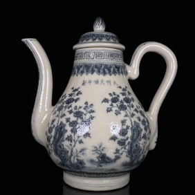 An Exquisite Blue and White Flower Pattern Ewer