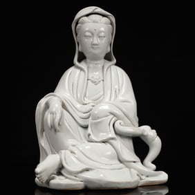 An Exquisite Blance-De-Chine Statue of Avalokitesvara