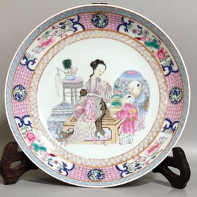 An Exquisite Famille-Rose Ruby Red-Glazed Flower and Figure Pattern Plate