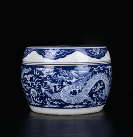 An Exquisite Blue and White Auspicious Cloud and Dragon Pattern Cover Jar