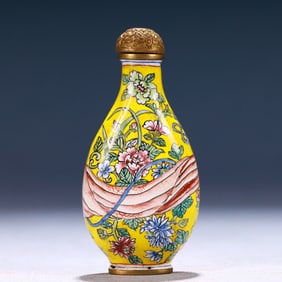An Exquisite Painted Enamel Flower Pattern Snuff Bottle