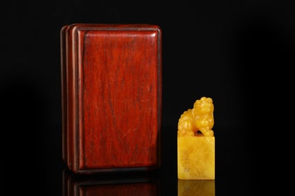 An Exquisite Tianhuang Stone Auspicious Beast Pattern Seal