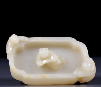 An Exquisite White Jade Figure Pattern Brush Washer