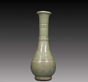 A Precious Longquanyao 'Flower' Long-Necked